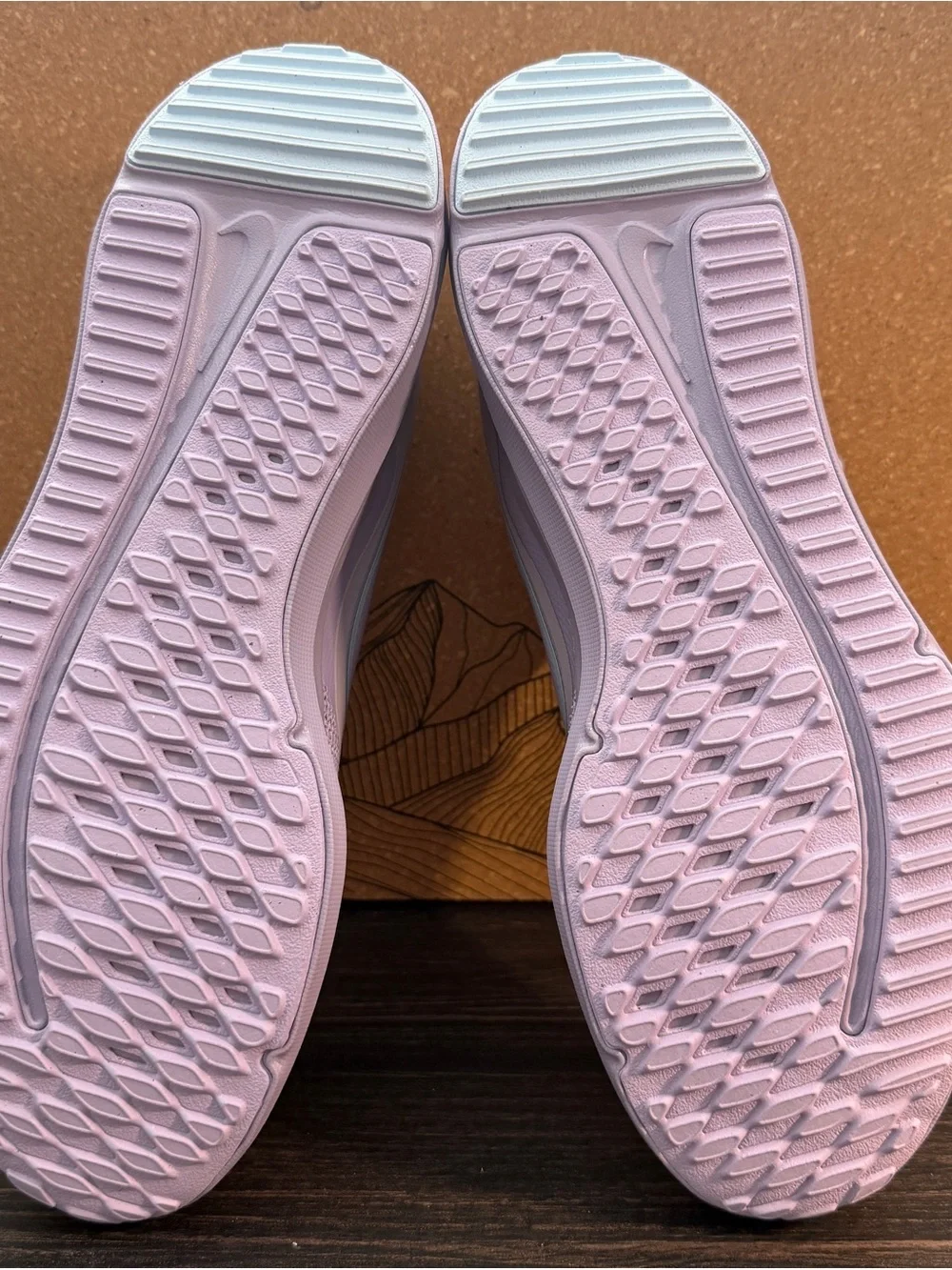 Nike Cosmic Runner Big Kids Running Shoes – Size 6.5Y – Brand New